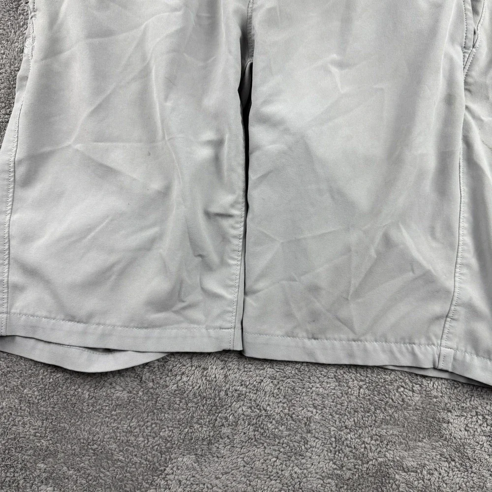 Under Armour Golf Fitted Shorts Heatgear Mens 30 Gray Low Rise‎